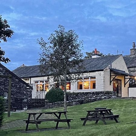 Cross Keys Inn Tebay  Buitenkant foto